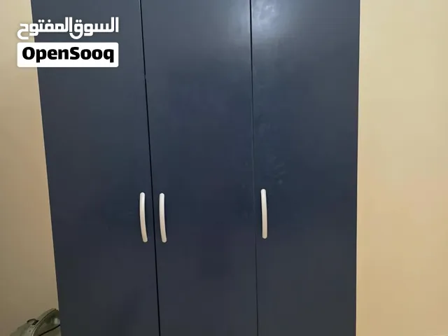خزانه ملابس من ايكيا بحاله ممتازه