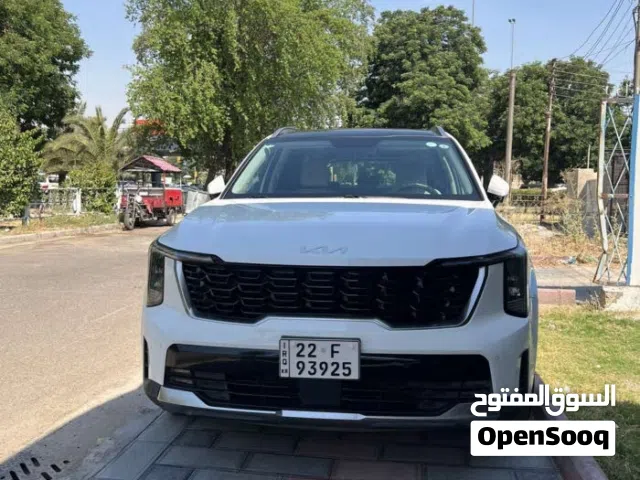 كيا سورينتو ابيض