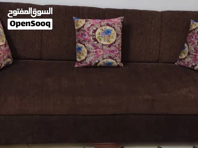 طقم كنبايات مستعمل بحالة ممتازة (كنبة بنية + كنبة خشب زان مخمل أحمر)