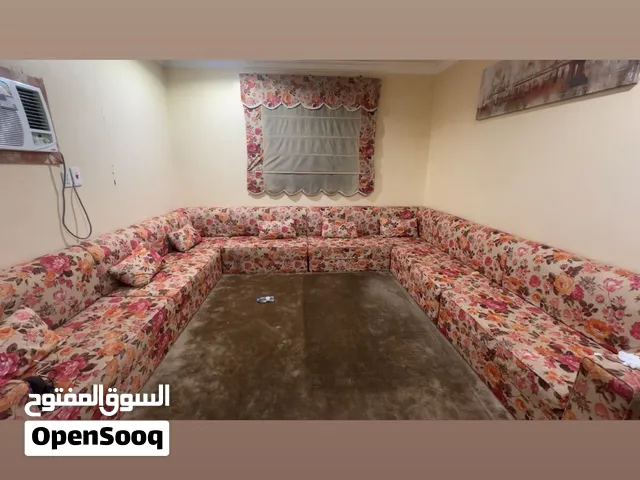 كنب للبيع متكون من ثمان قطع
