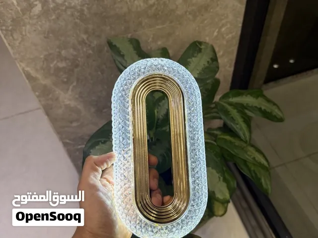 مصباح الطاولة الكريستالي