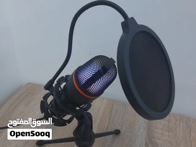 ميكروفون جيمنج (Gaming) احترافي مع إضاءة RGB وملحقات كاملة (شبه جديد)