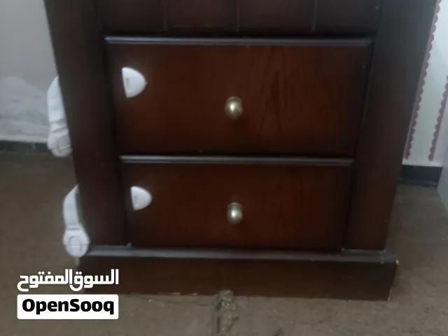 كومودينه بني تفصيل وجارورين