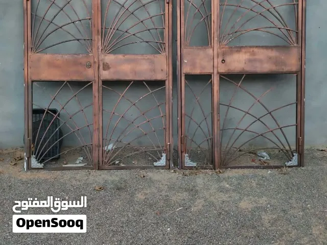 عدد 2 ابواب حماية (حديد) للبيع
