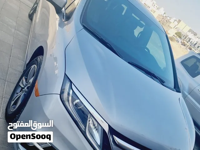 السياره قمه في النظافه