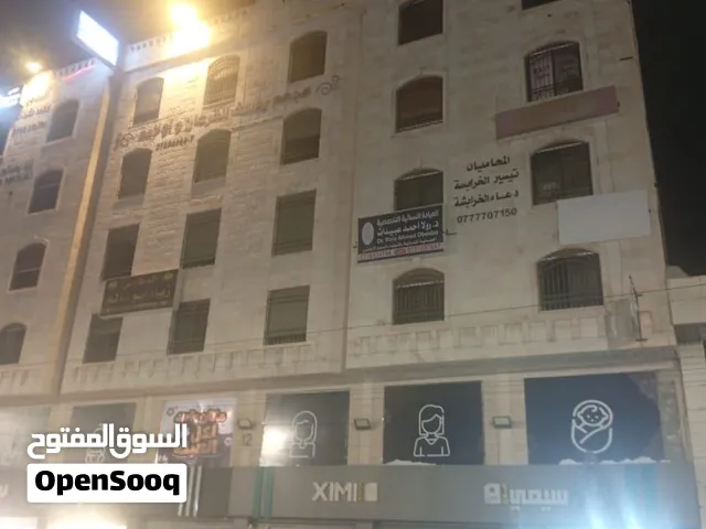 مكاتب بمساحات مختلفه