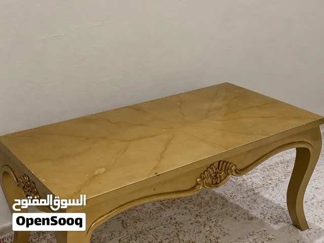 طاوله بطابع فكتوري مستعمل فتره بسيطه