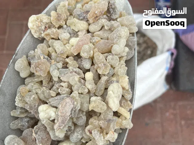 لبان حوجري عماني فاخر ولبان الذكر الاخضر ( نظيف جدا خالي من الشوائب والقشور) بالمفرد والجملة والتست.