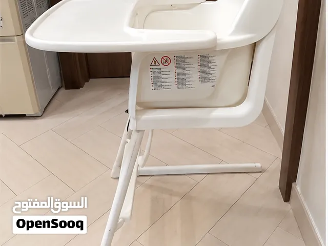 للبيع كرسي أطفال IKEA LANGUR أبيض