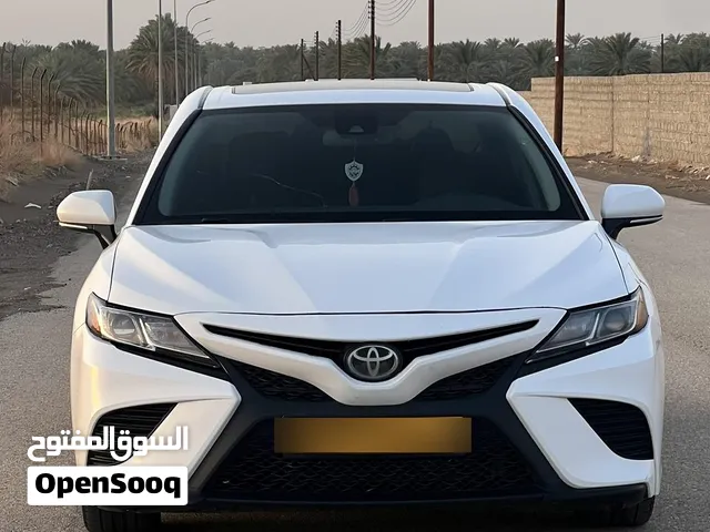 كامري SE 2019 رقم 1 فتحة سقف