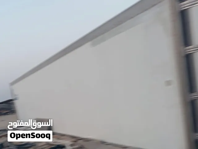 للبيع ثلاجه طول 40 قدم