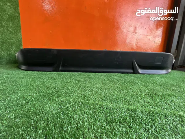 سبويلر سفلي طمبون خلفي تويوتا بريوس بيرسونا 2016-2018 مستعمل اصلي ياباني موضحه ومتوفر جديد ومستعمل