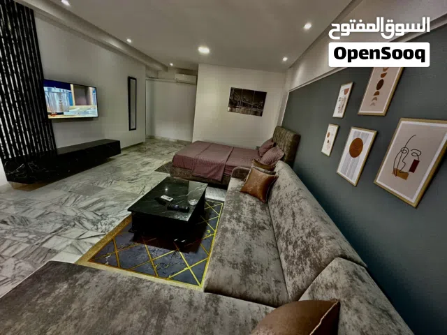 استيديو مؤثث