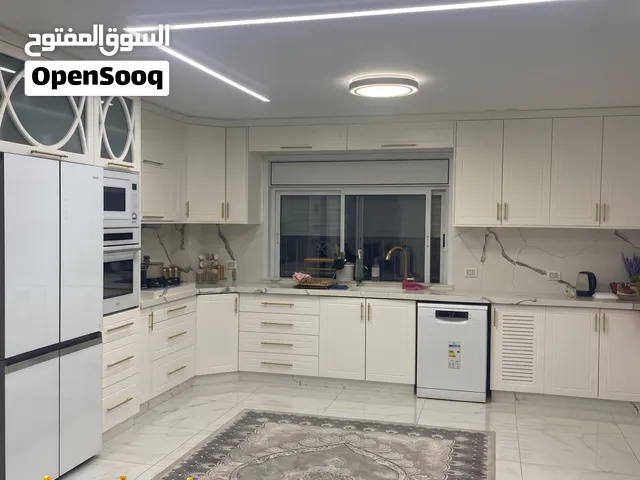 بيت مستقل مميز للبيع _ يبرود _ وسط البلد