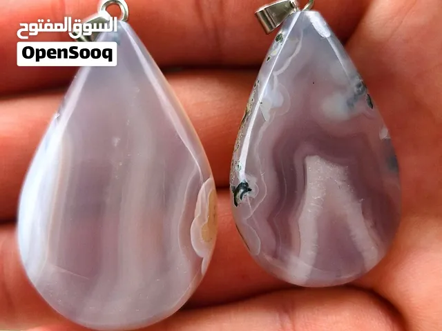 قطعتان من عقيق سليماني من ایران-  Two    natural Sulaimani agate from Iran