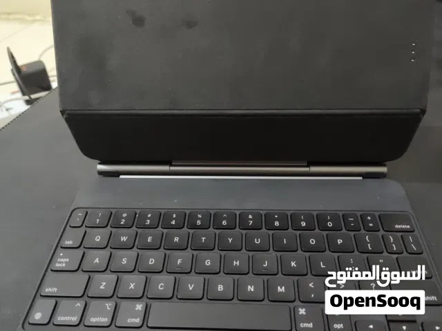 كيبورد مجيك الوكالة سعره بسوق 350دولار الي يشتيه يدفع لي كما حكم لاكن بأمانه