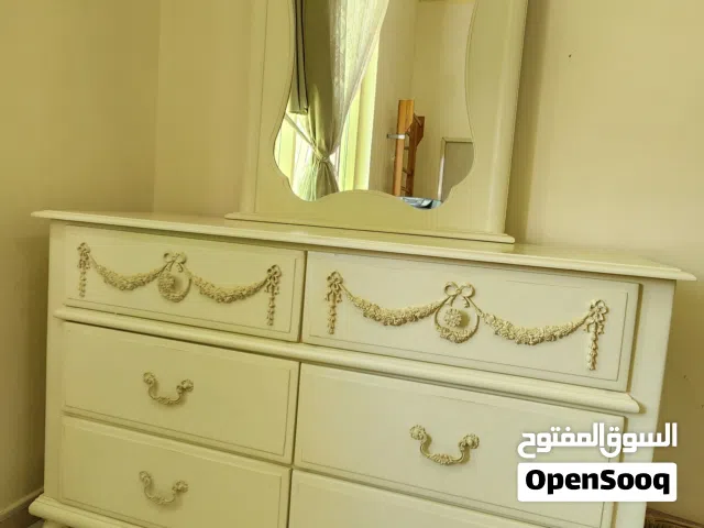 أثاث غرفه نوم (تسريحه)