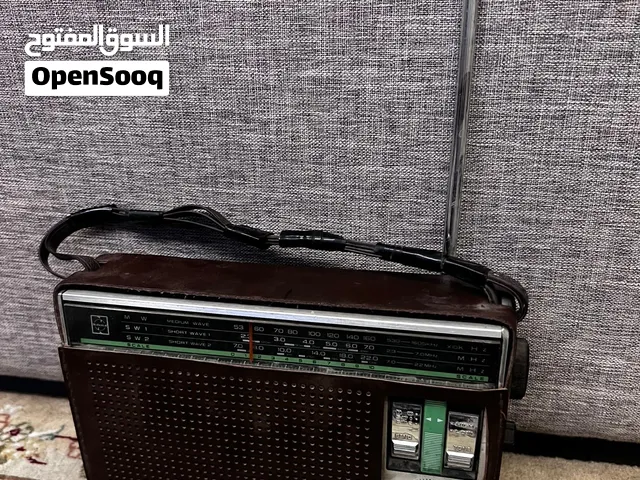 راديو ترانزستور كلاسيكي قديم من علامة ناشيونال