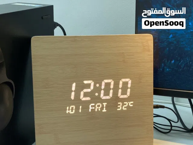 ساعة جدارية رقمية LED