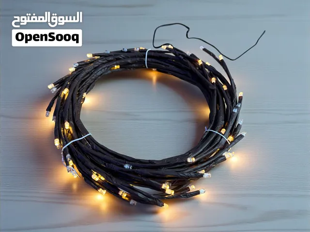حوّل جدارك إلى لوحة فنية بإضاءة دافئة وجو مريح   نشرة جدارية بشكل فروع شجر، تضيف لمسة طبيعية وجمال