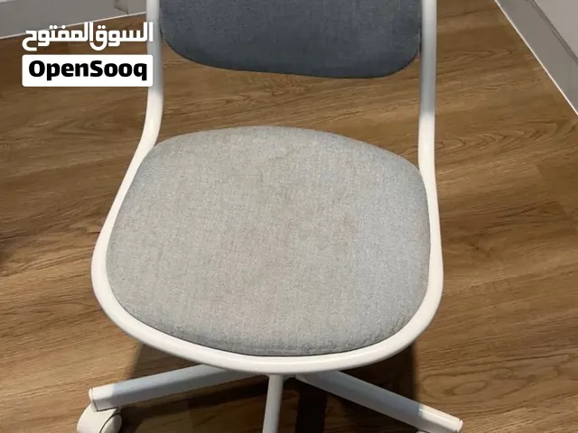 كرسي مستعمل من مده قصيره للمكتب جميل ومركب وجاهز