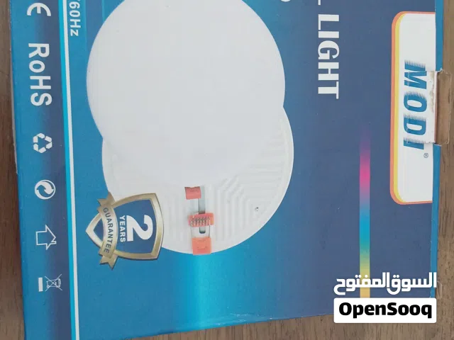 سبوت لون ابيض إضاءة