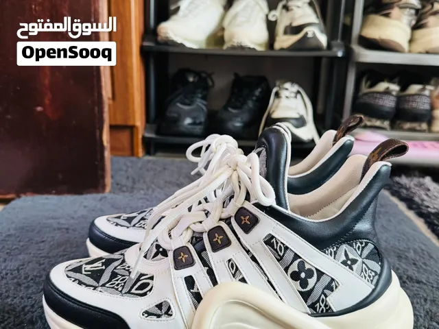 شوذ استخدام مره بلظبط كالجديد