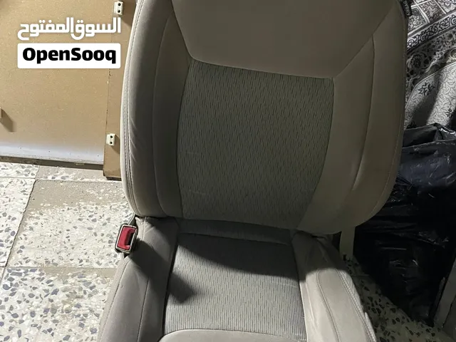 للبيع كشن السايق لكرايزلر مديل 2013