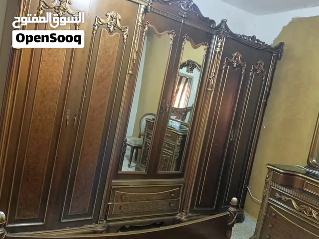 غرفة نوم خشب زان ولاتي حاله ممتازه مع فرشة سفنج