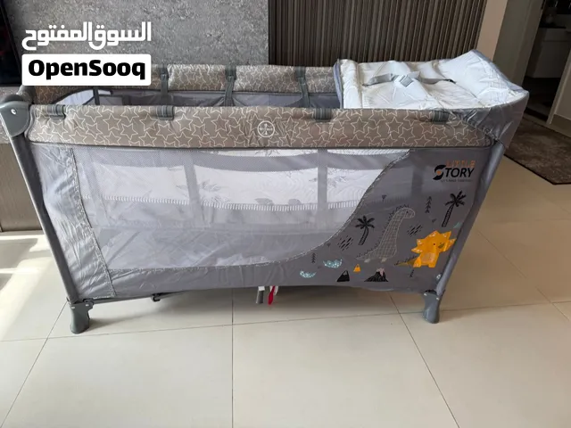 تخت اطفال مع قوشه للبيع crib