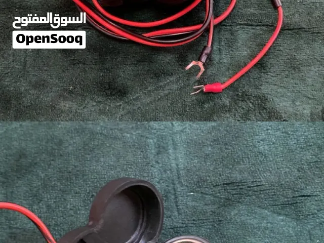 شاحن شبه جديد يركب لي جميع دراجات