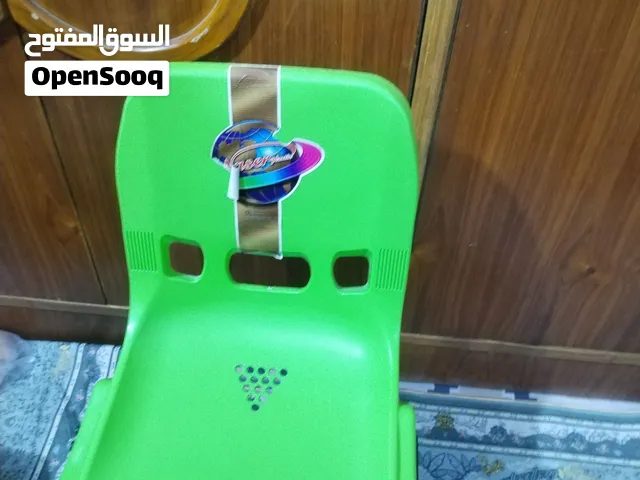 سلام عليكم كراسي مال ميز طعام جديدات هنة اربع كراسي نفس الشكل المصور  ونضيفات ومستعملات كلش قليل