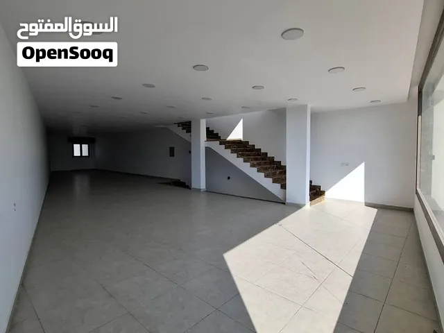 مبني تجاري للبيع - رئيسي عين زارة قرب جزيرة النصب التذكاري موقع تجاري ممتاز