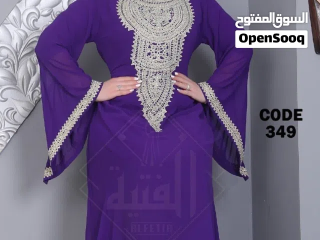 ملابس نسائية جديدة للبيع