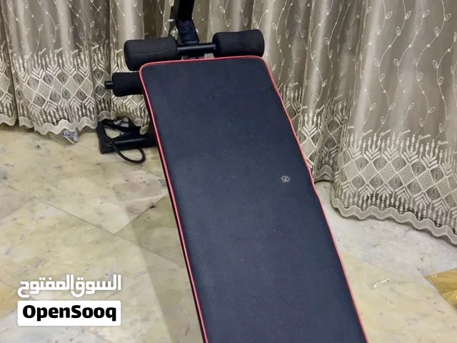 اجهزة مستعملة عدد 2 للتمارين الرياضية تستعمل للعديد من التمارين في هاذي الأجهزة السعر 45 الف العدد2