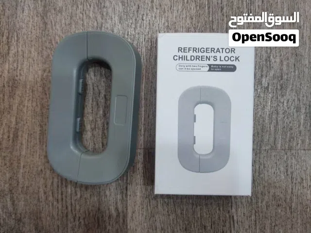 قفل الباب ثلاجة عملي