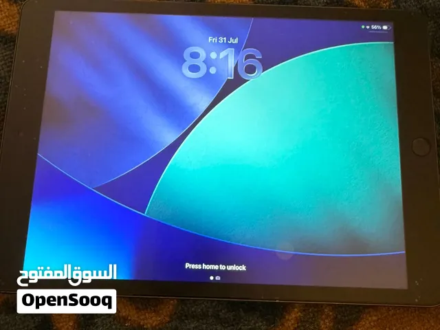 ايباد جيل 8 حالة ممتزة نظيفة مع شتحنة ذاكرة 128 كيكا