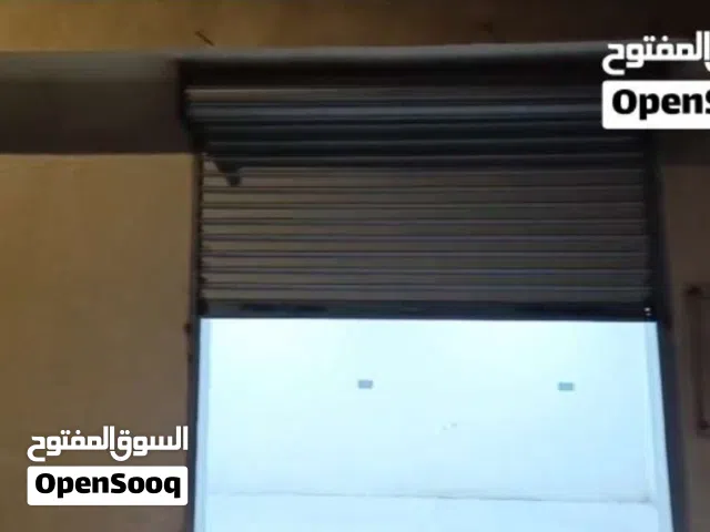 محل لايجار في القبلة – أربعة آلاف مساحته 4×6 يحتوي على سقف ثانوي و أرضية سيراميك