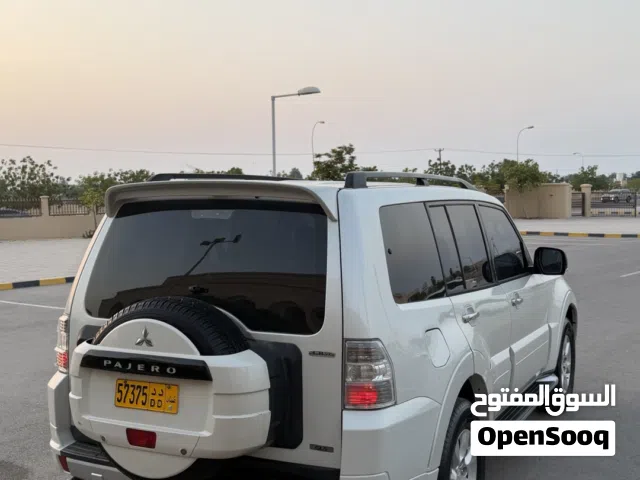 2012 ميتسوبيشي باجيرو GLS Top