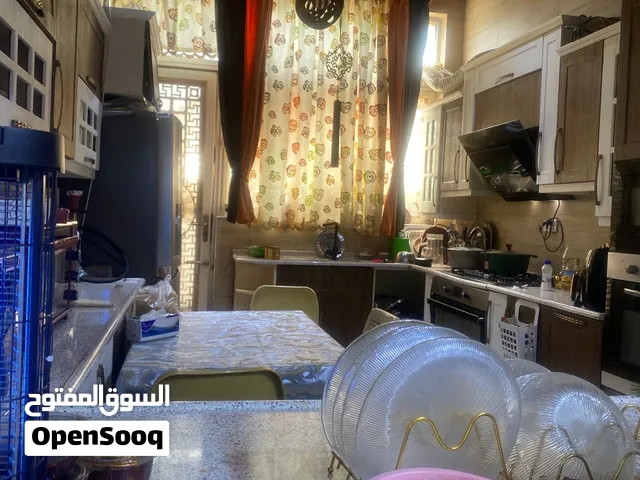 بيت طابقين مفروش طابوق الجزيره شارع الصقر مقابيل سنتر الغدير