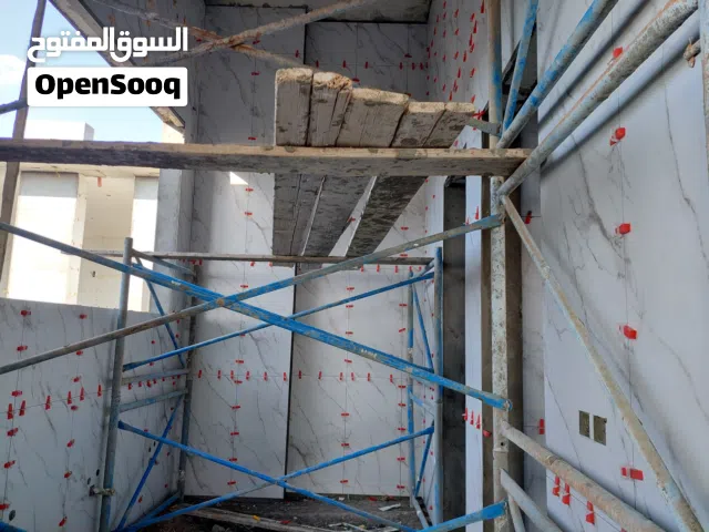 شركه مقاولات العراب لي تركيب جميع انواع السراميك بورسلين ورخام دقه في عمل خبره كبير