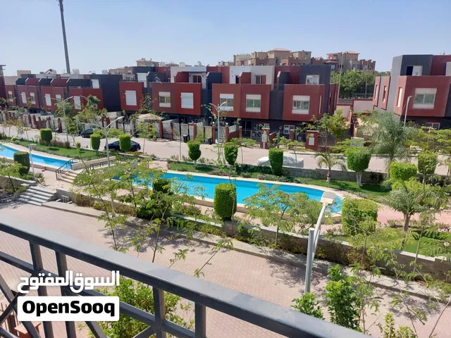 فيلا تاون هاوس للبيع في مدينة الشيخ زايد داخل كمبوند الكونتيننتال ريزيدنس