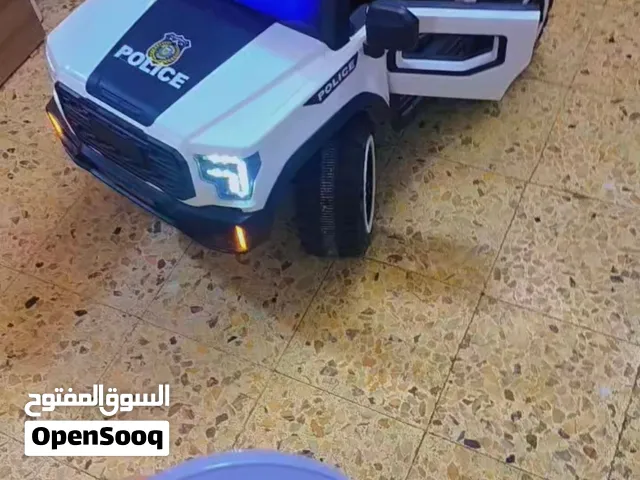 سيارة اطفال حجم كبير تحكم داخلي وتحكم عن بعد بالريمونت للبيع السعر 160