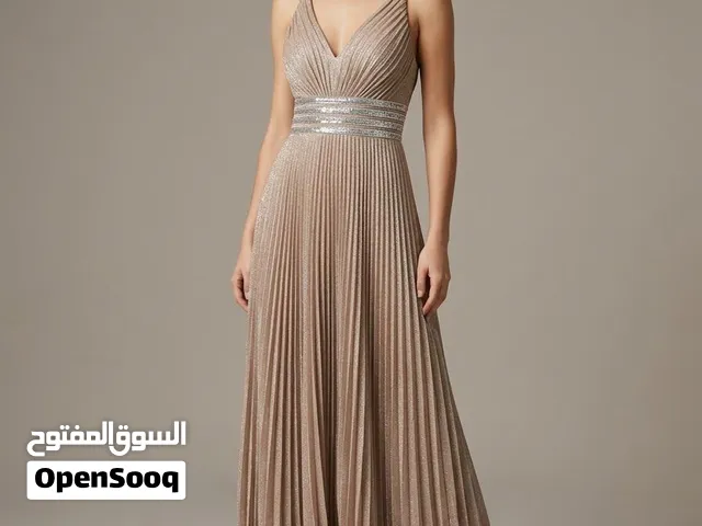 فستان سهرة طويل فخم (شمبانيا/بيج لامع) – لبسة واحدة