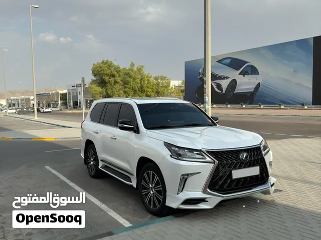 لكزس LX 570 سيجنتشر سبورت 2018  مالك أول  خليجي  صيانة كاملة في الفطيم  السعر: 225,000 درهم