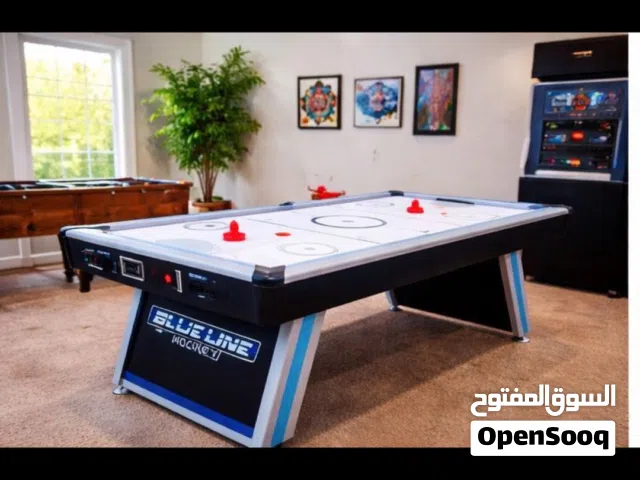 لطاولة الهوكي الهوائي (Air Hockey) بناءًعلى الصورة، مصممة بطريقة احترافية وجذابة لتناسب جميع الأماكن