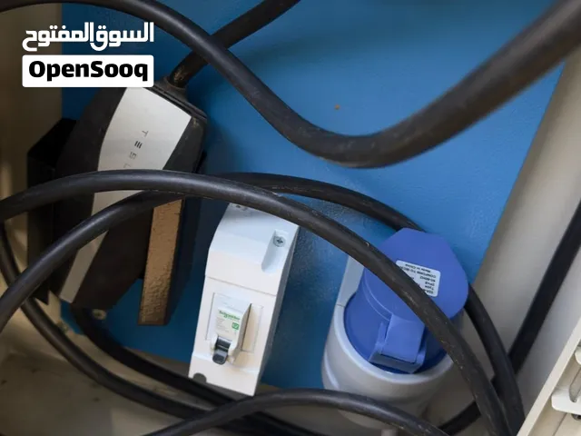 شاحن تيسلا
