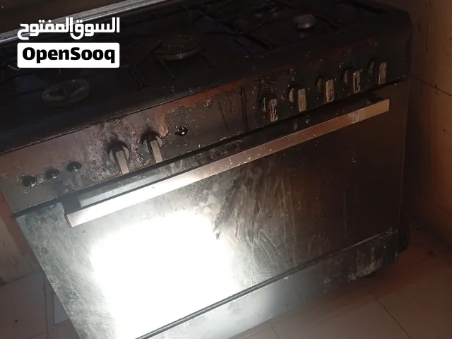 طباخة بحالة حبدة 5شعلة وفرن للبيع المستعجل المكان الخوض فقط