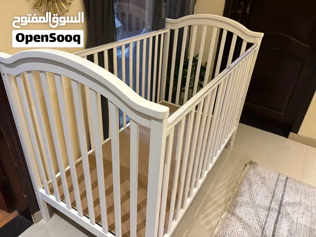 سرير اطفال