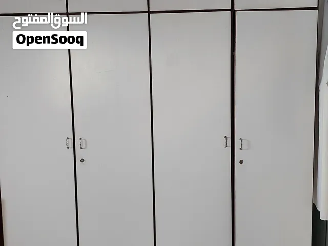 خزانه طابقين ظرفتين  لون ابيض خشب لاتيه ثقيل ونظيف ب140 دينار